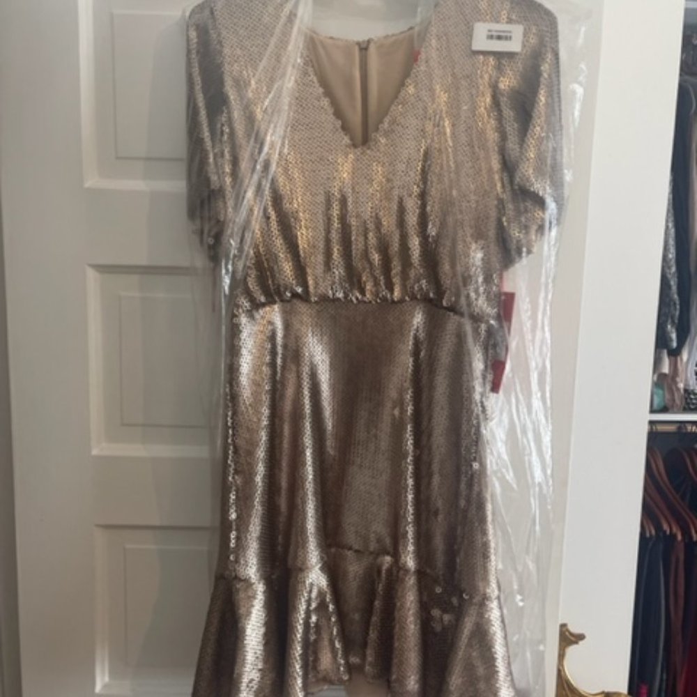 MONIQUE LHUILLIER, SIZE 6,  GOLD SEQUINED SHORT DRESS- NEVER WORN!